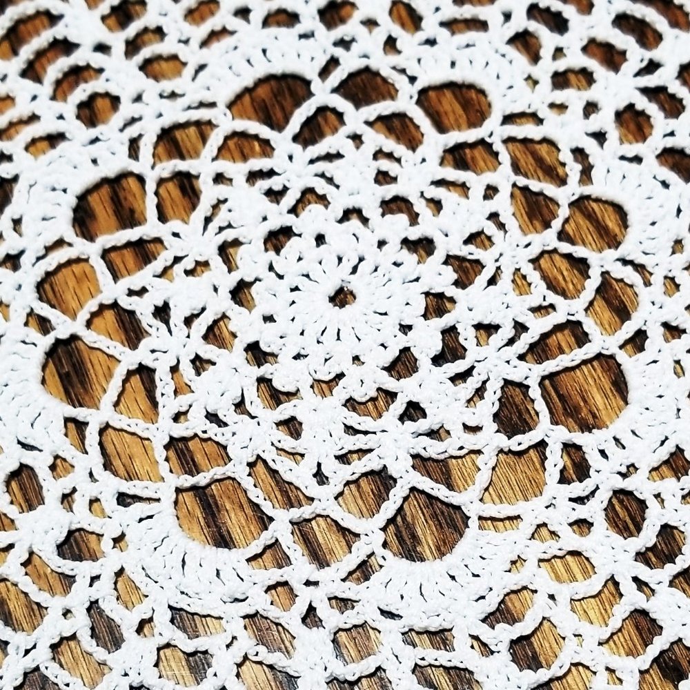 Vintage Style New Hand Crafted White Candy Dish 12 1/2" Doily - Picture 2 of 3